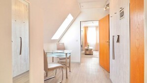 Studio Apartment 8 (2 adults) | Living area - Haus Jasmin Büsum (Büsum)