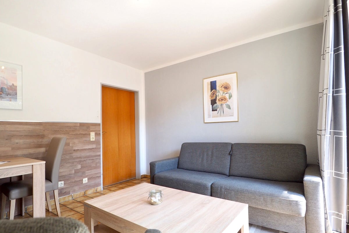 Apartment 1 with 1 bedroom (4 adults) | Living room | LCD TV, heated floors