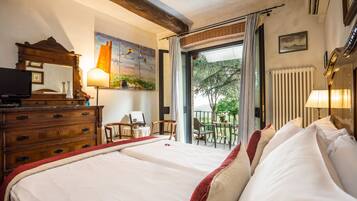 Superior Room, Balcony | Frette Italian sheets, premium bedding, pillow-top beds, minibar