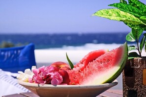 Comida y bebida