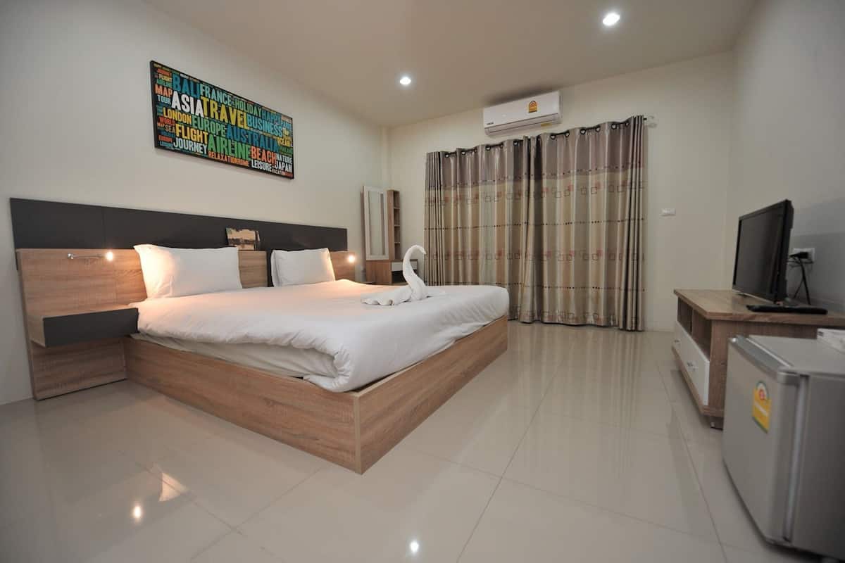 Deluxe Double Room | Rollaway beds (surcharge), WiFi (free)