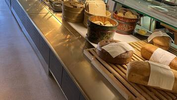 Free daily buffet breakfast