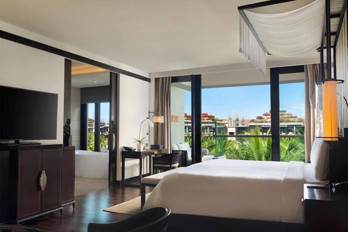 Deluxe Room, 1 Bedroom, Balcony, Garden View (Ocean Court)