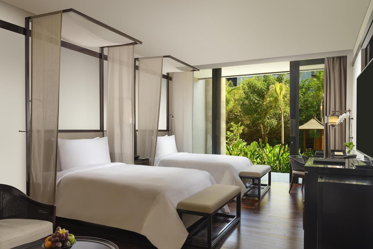 ห้องดีลักซ์, 1 ห้องนอน, ระเบียง, วิวสวน | ตู้นิรภัยในห้องพัก, โต๊ะทำงาน, ผ้าม่านกันแสง, เตารีด/โต๊ะรีดผ้า