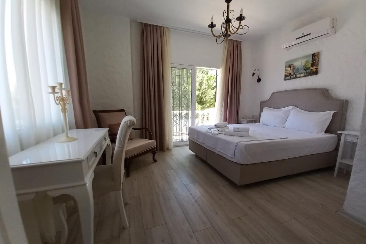 deluxe room | premium bedding, soundproofing, free wifi, bed sheets