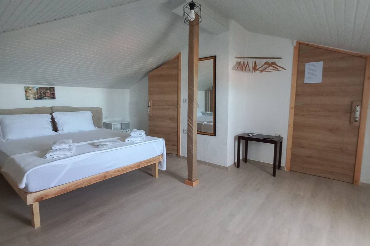 cati oda | premium bedding, soundproofing, free wifi, bed sheets