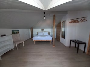 Cati Oda | Ropa de cama de alta calidad, sistema de insonorización, wifi gratis
