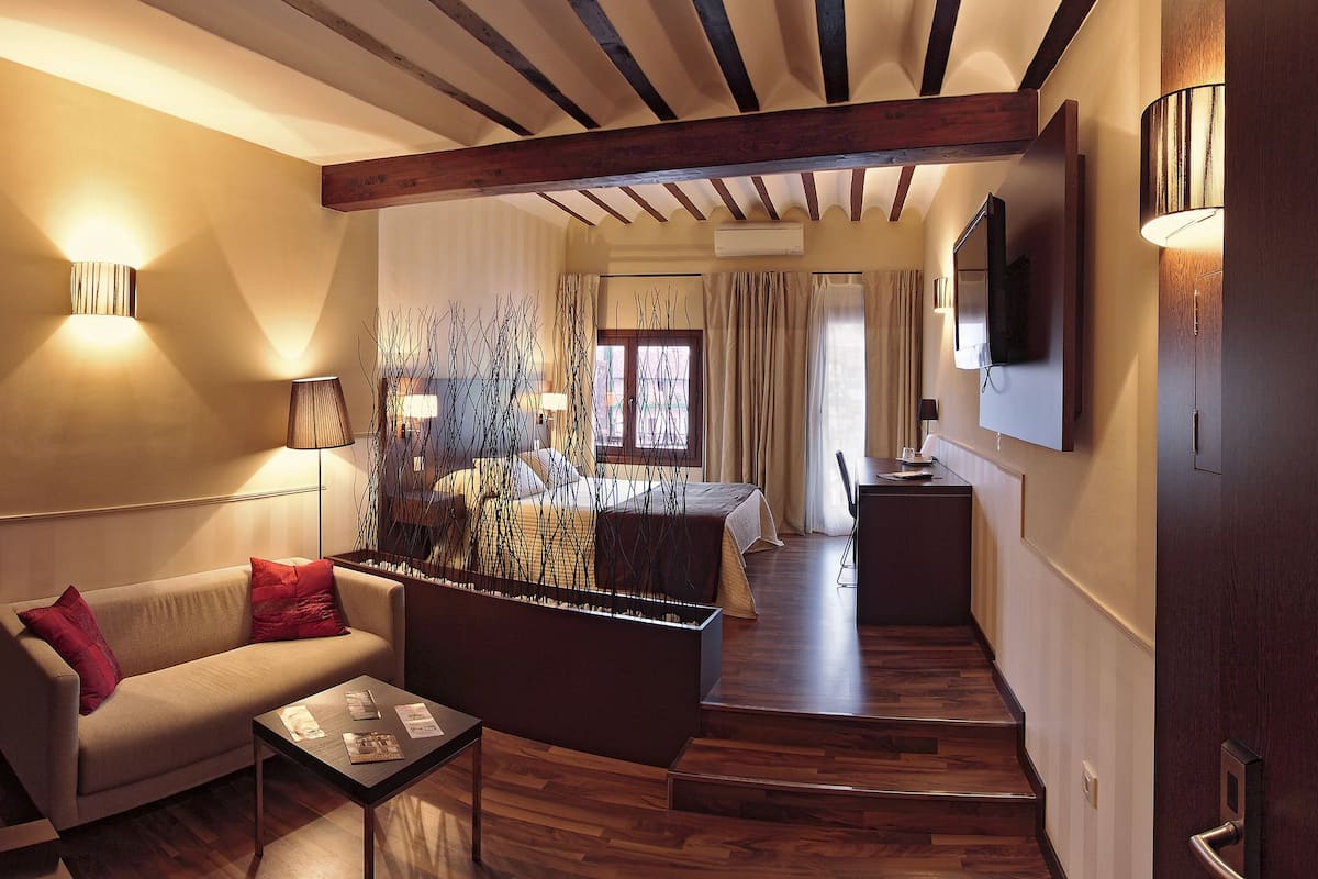 Luxury Suite, Jetted Tub | Minibar, desk, blackout drapes, cribs (surcharge)