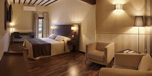 Quarto casal conforto | Frigobar, escrivaninha, cortinas blackout, berços (sobretaxa)