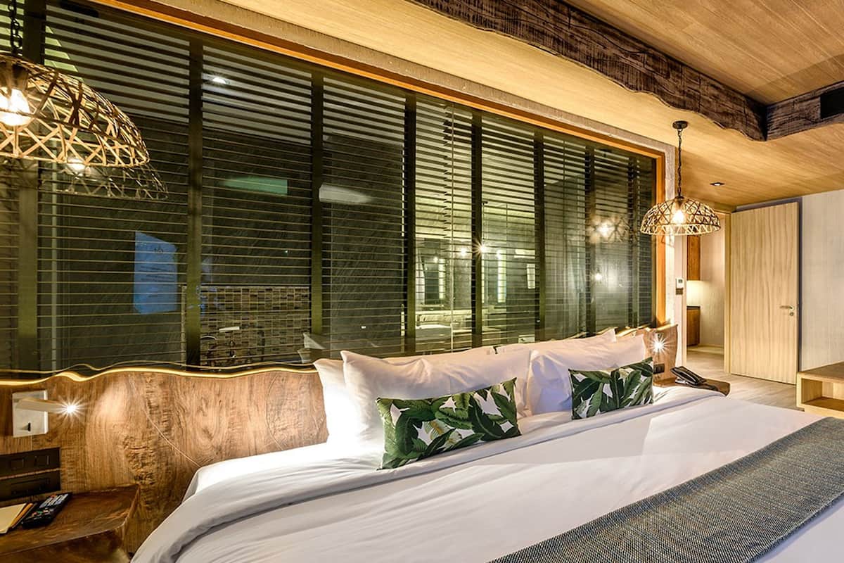 Minibar, in-room safe, desk, blackout curtains