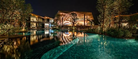 2 outdoor pools, pool umbrellas, pool loungers