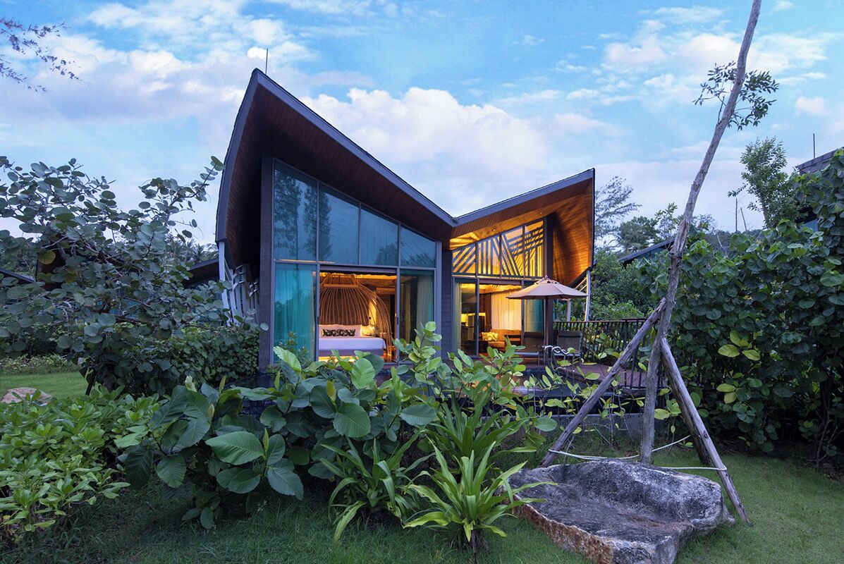 One Bedroom Private Pool Villa | 迷你吧、客房內保險箱、書桌、遮光布/窗簾