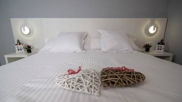 Superior Room, Balcony | In-room safe, desk, soundproofing, free WiFi