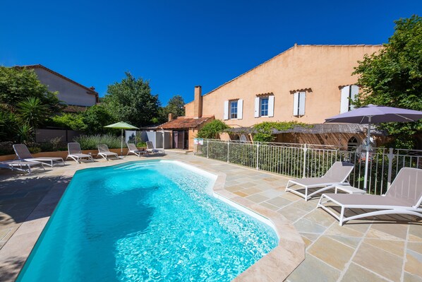 Seasonal outdoor pool, open 9 AM to 7 PM, pool umbrellas, sun loungers