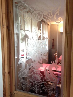 Chambres insonorisées, fer et planche à repasser, lits bébé (gratuits)