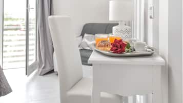 Deluxe Triple Room | Egyptian cotton sheets, premium bedding, minibar, individually decorated