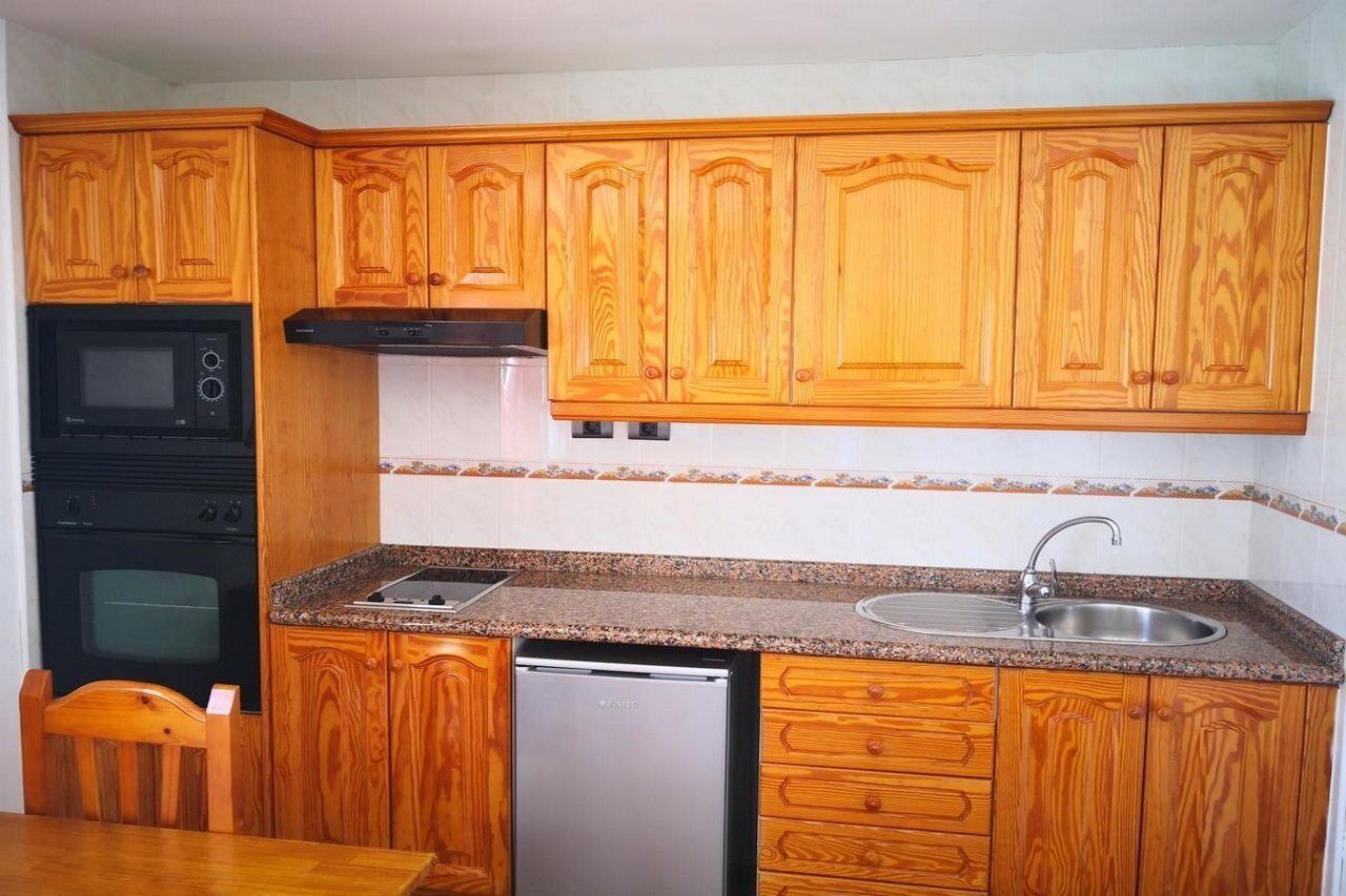 microwave, stovetop, espresso maker, coffee/tea maker