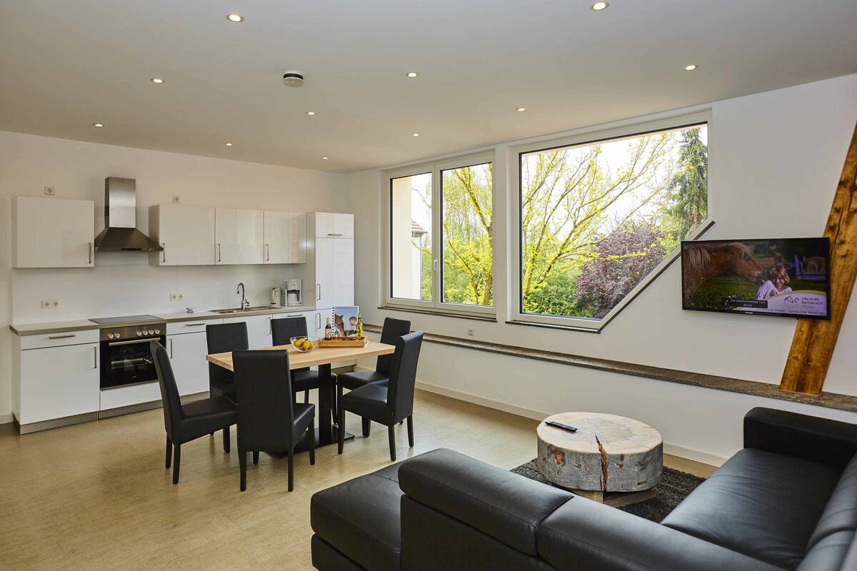 Family Apartment, Courtyard View (Hofblick) | Living area | Flat-screen TV