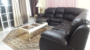 Téléviseur à écran plat de 55 po avec télévision numérique