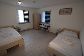 Apartment, 3 Bedrooms (23-00) | 3 bedrooms, free WiFi, bed sheets