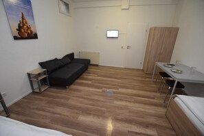 3 多间卧室、免费 WiFi、床单