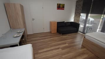 Appartamento, 3 camere da letto (20-00) | Area soggiorno | TV