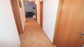 Apartment, 2 Bedrooms (85-00) | 2 bedrooms, desk, free WiFi, bed sheets