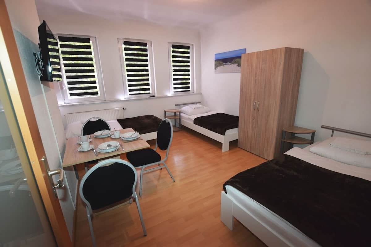 Apartment, 2 Bedrooms (28-00)