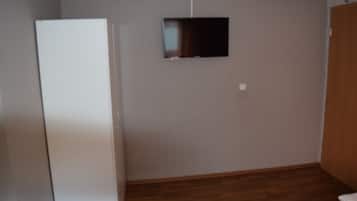Apartment, Multiple Bedrooms (49-00) | Room amenity