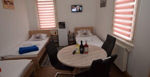 Bureau, Wi-Fi gratuit, draps fournis