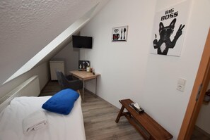 Skrivebord, gratis Wi-Fi, sengetøj