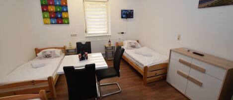 Escrivaninha, Wi-Fi de cortesia, roupa de cama