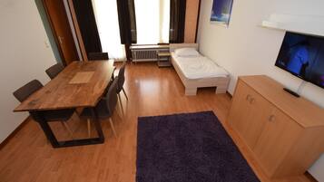 Căn hộ, 2 phòng ngủ (39-00) | Phòng khách | TV màn hình phẳng