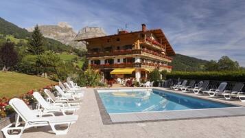 Seasonal outdoor pool