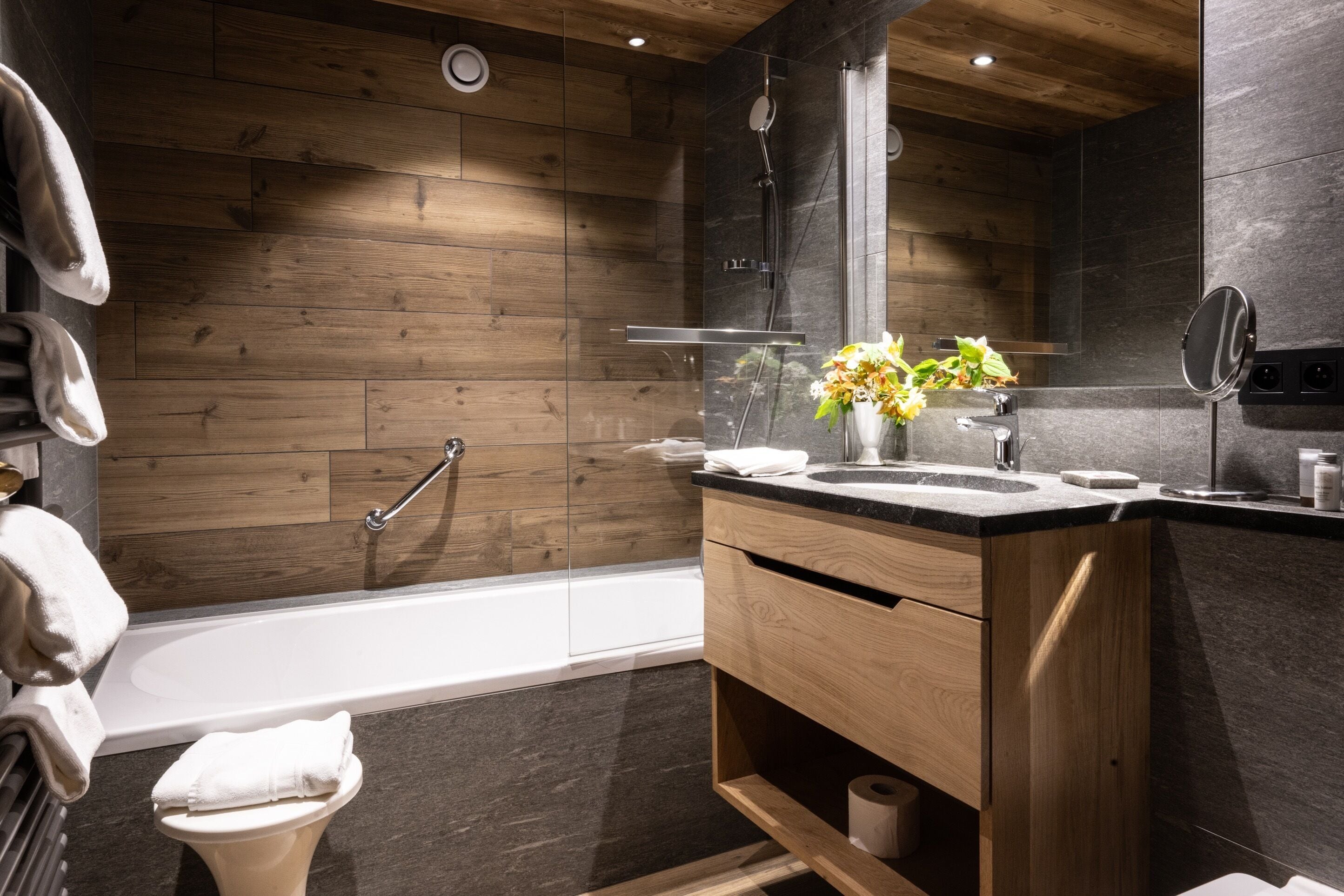 Suite | Bathroom