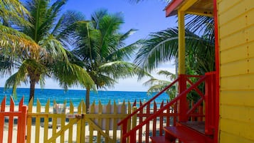 Basic-Ferienhütte, 1 Queen-Bett, Kochnische, Meerblick | 1 Schlafzimmer, individuell dekoriert, individuell eingerichtet