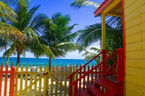 Cabane, en front de plage (#8)