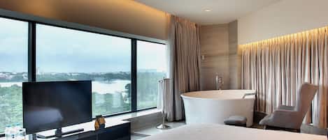 Suite, 1 Bedroom (Lounge Access) | 1 bedroom, minibar, in-room safe, individually decorated