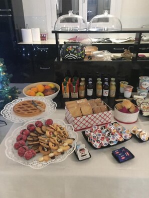 Café da manhã continental grátis todos os dias