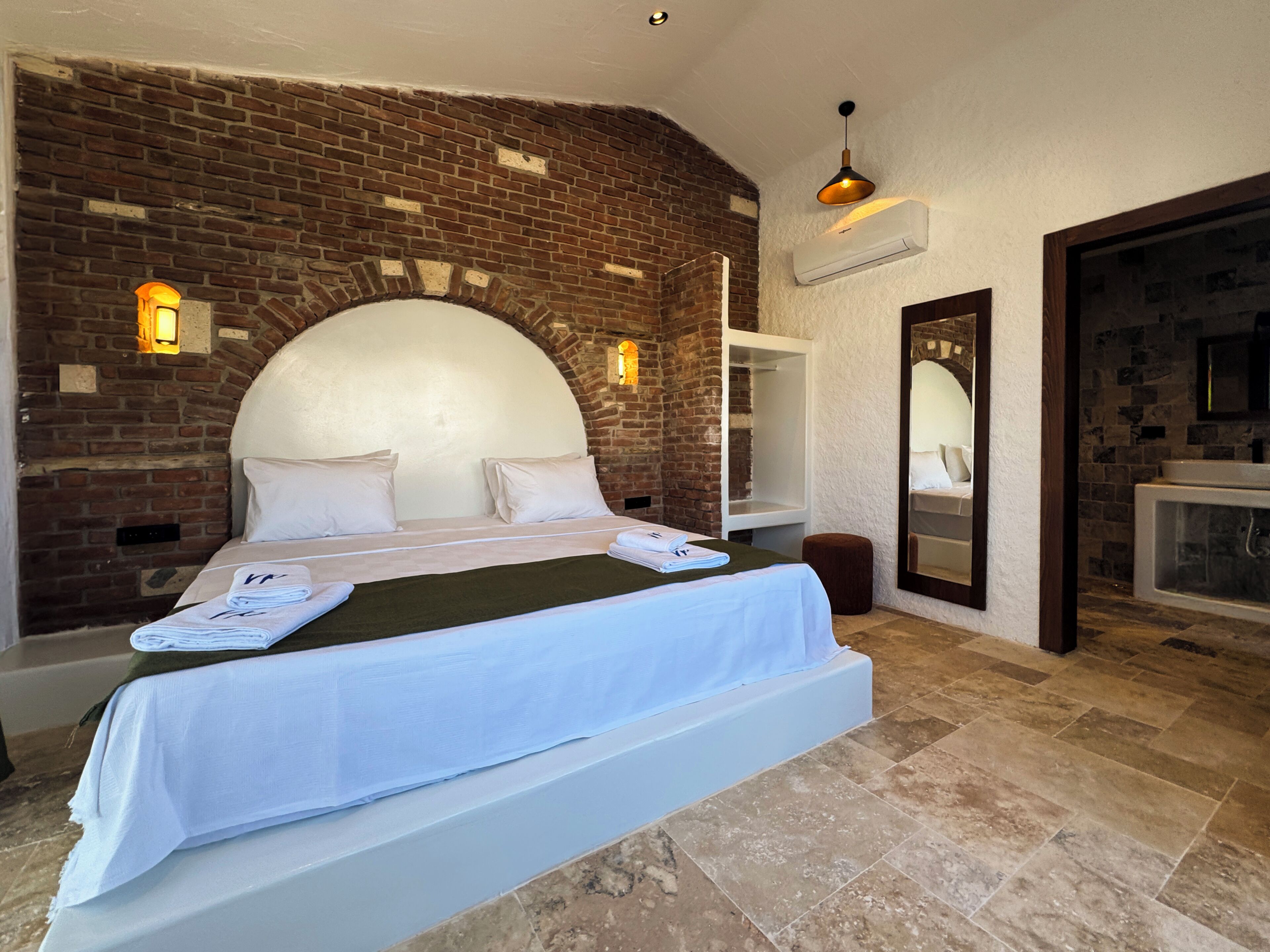 Premium bedding, down duvets, minibar, individually decorated