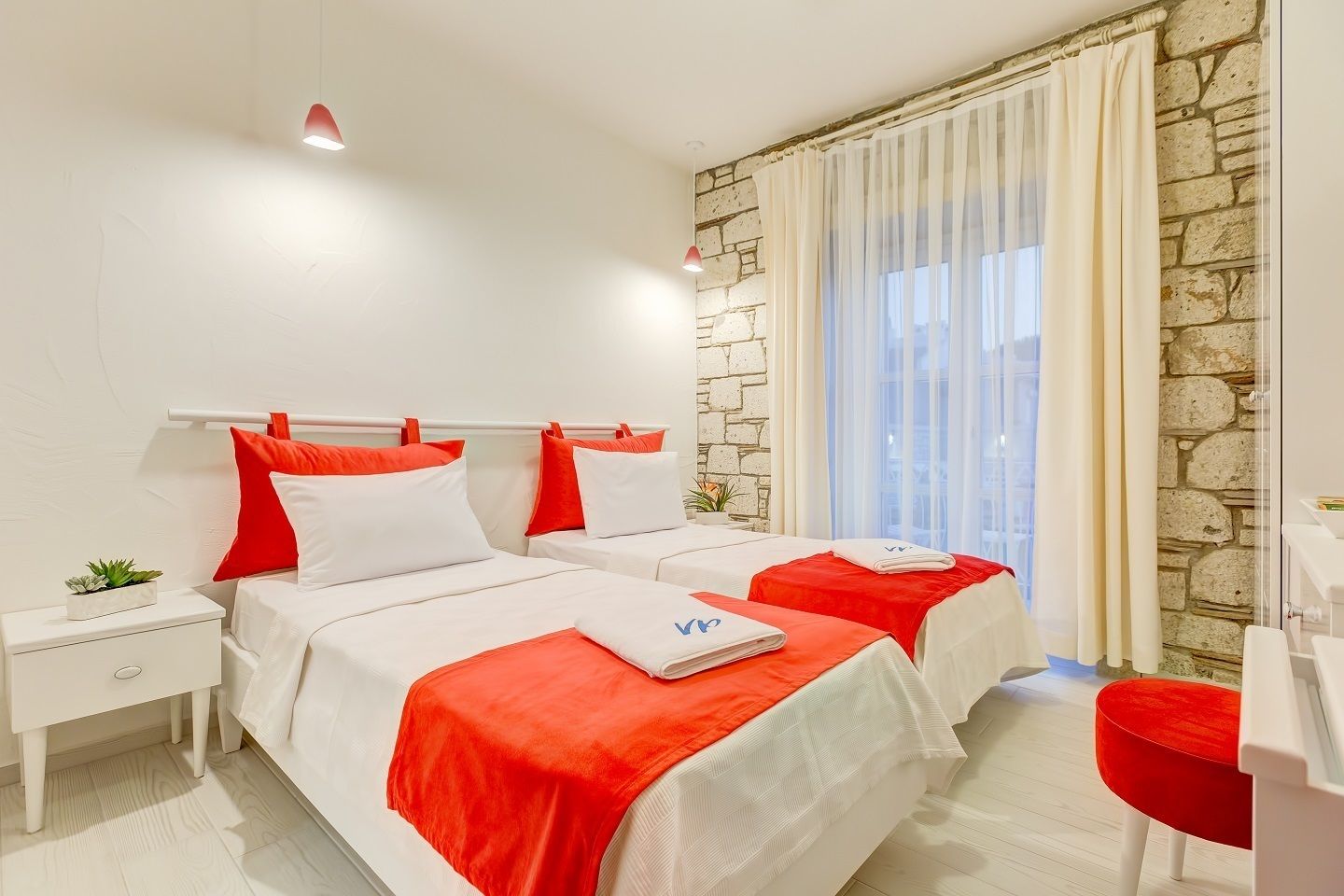 1 bedroom, premium bedding, minibar, desk
