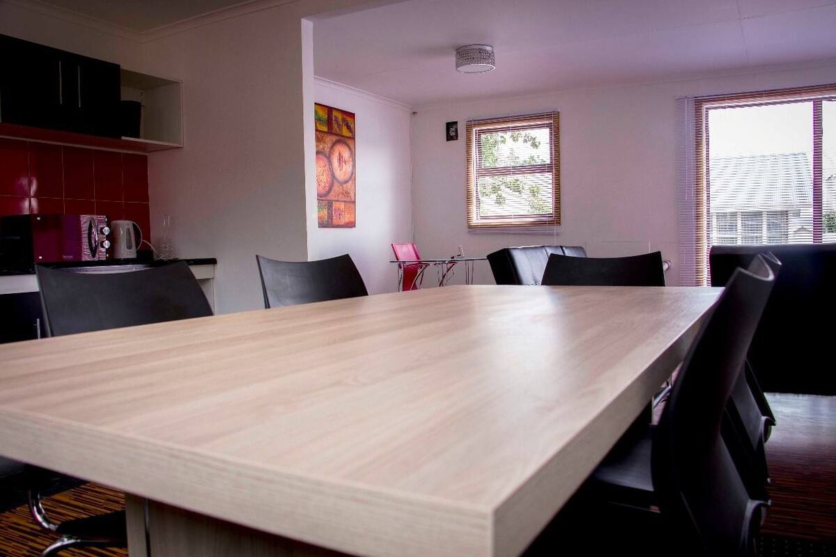 Apartment, 2 Bedrooms, Private Bathroom (8 PAX) | In-room dining