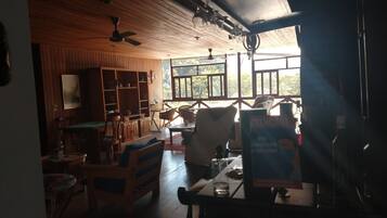 TV 28 polegadas com canais a cabo