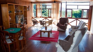 Área de estar no saguão