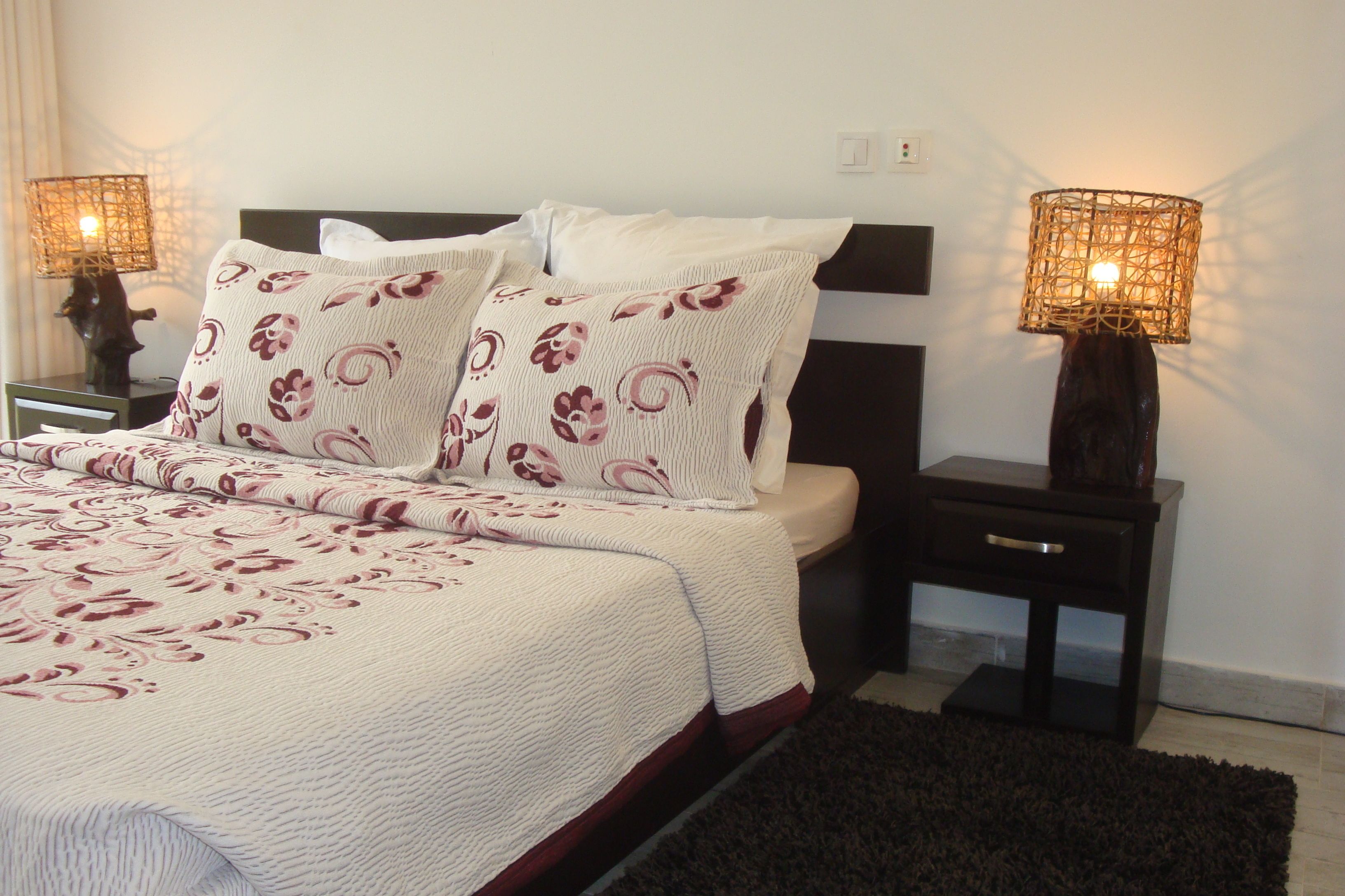 Premium bedding, minibar, desk, blackout drapes