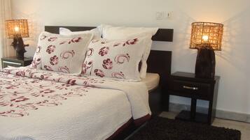 Premium bedding, minibar, desk, blackout drapes