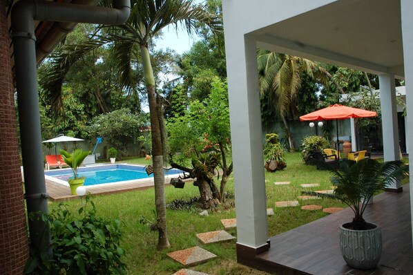 Outdoor pool - Ernaa Chambres D'Hotes (Abidjan)