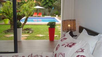 Comfort Double Room, 1 Katil Kelamin (Double) | Peralatan tempat tidur premium, bar mini, meja