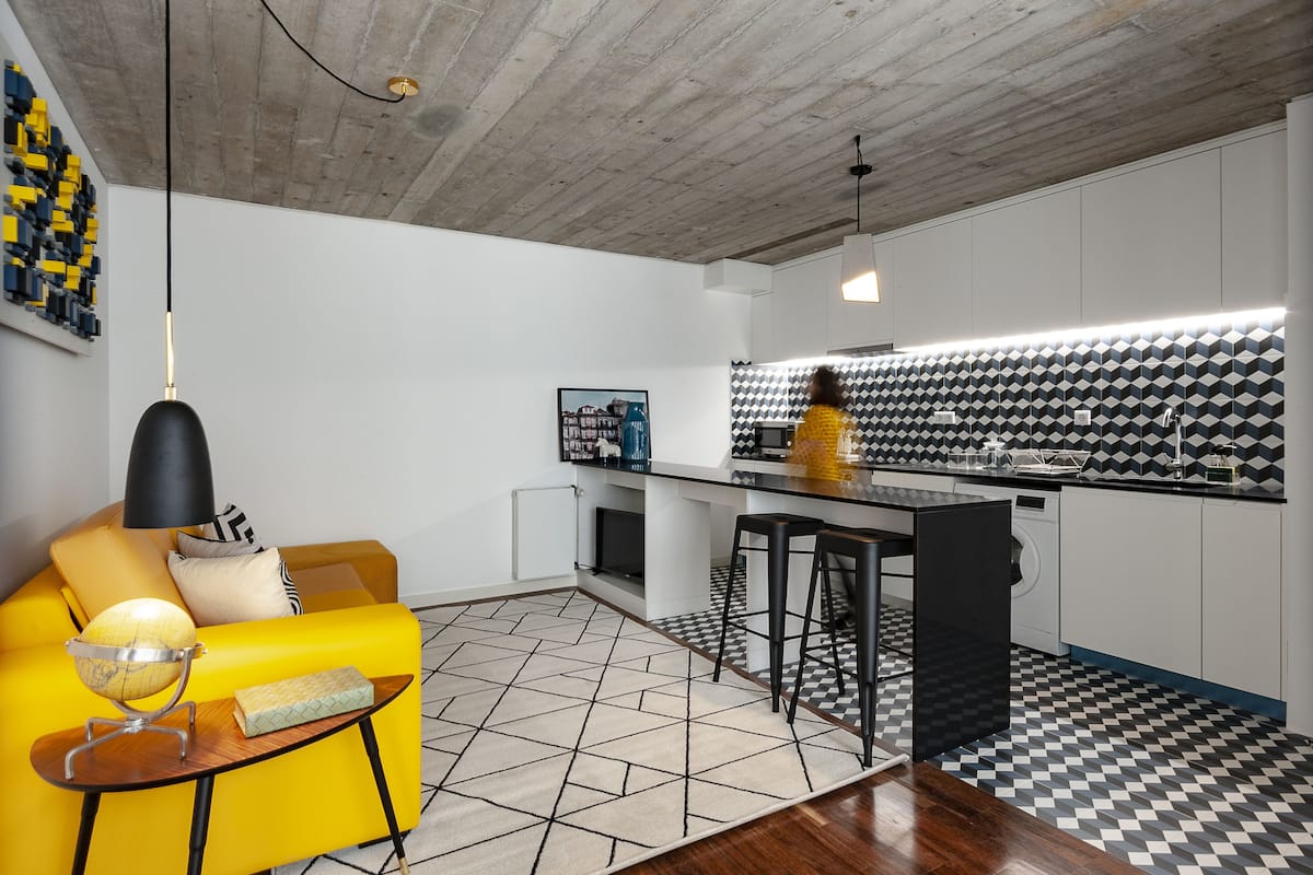 apartment 04, multiple beds, non smoking | living area