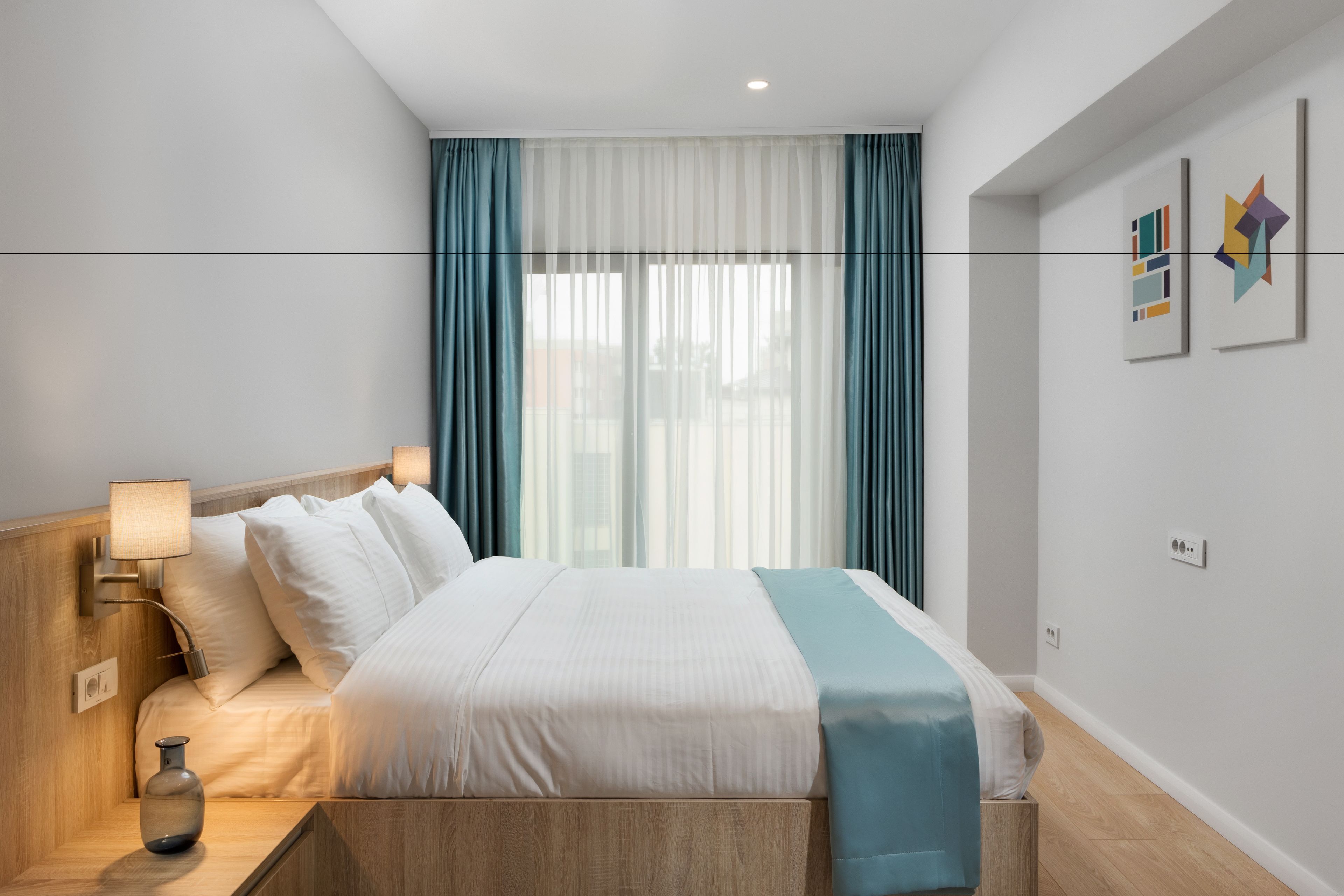 standard double room, balcony | minibar, in-room safe, individually decorated, individually furnished